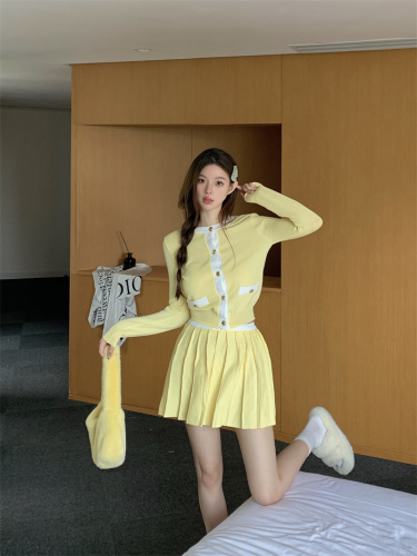 Real shot of miu daughter's Korean style exquisite suit for women early autumn knitted cardigan pleated skirt two-piece set