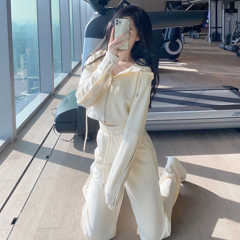 2023 Autumn Women's Internet Celebrity Fashion Casual Sports Suit Salt Style Wear Short Sweatshirt Wide Leg Pants Two-piece Set