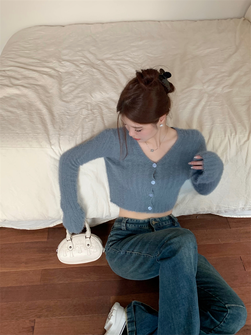 Actual shot of new autumn and winter temperament imitation mink single-breasted sweater v-neck short knitted cardigan jacket top