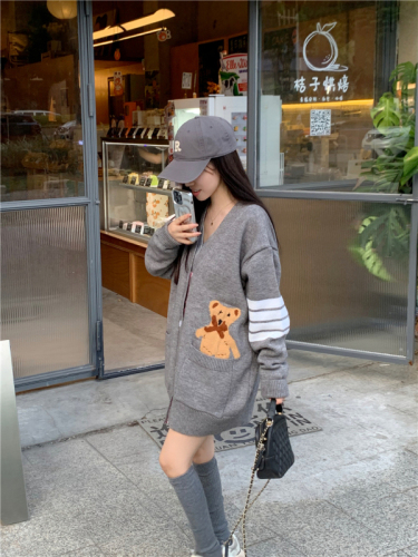 Actual shot ~ Bear jacquard loose V-neck knitted cardigan for women mid-length sweater