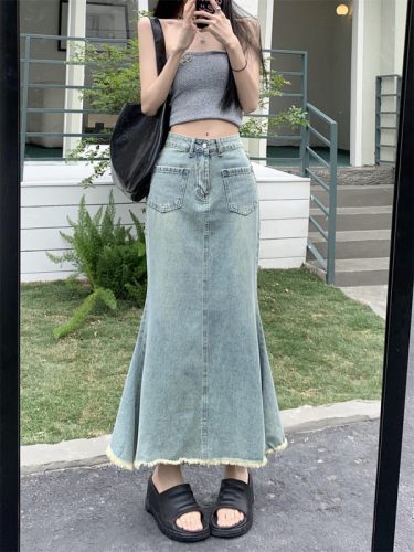 Real shot of autumn high-waisted denim skirt, raw edge denim skirt, long skirt, A-line fishtail skirt