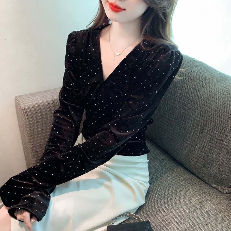 2023 new autumn style temperament waist top velvet v-neck sexy bottoming long-sleeved T-shirt for women