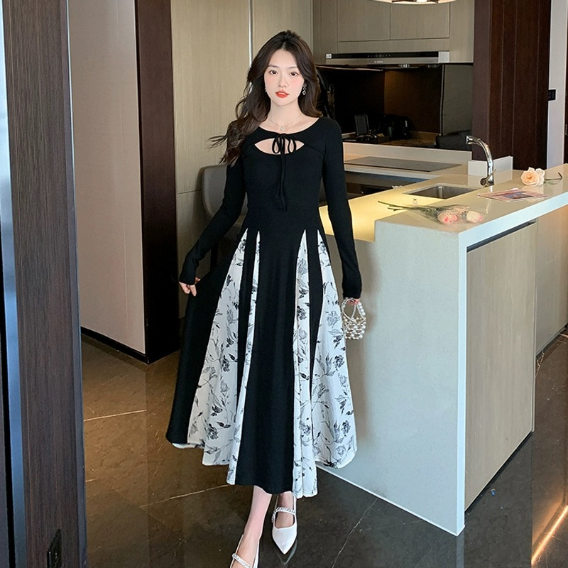 2023 New Retro Style Long Sleeve Dress Women's Hollow Chic Slim Fit Spliced ​​Floral French Long Skirt