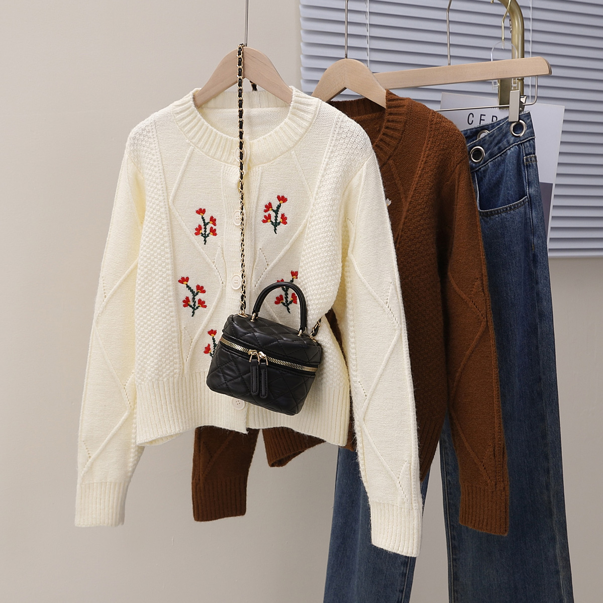 Actual shot, niche model ~ Retro exquisite crocheted single-breasted sweater and knitted sweater short jacket