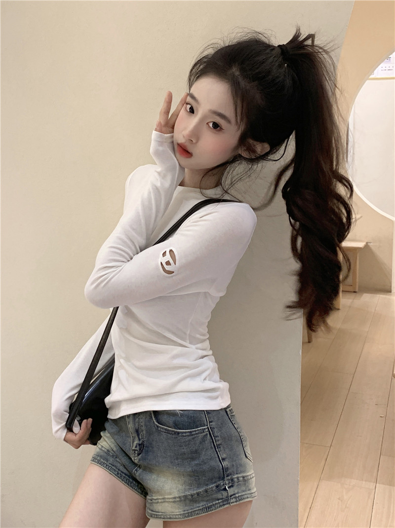 Actual shot~Single-sleeve hollow embroidery logo design, slimming waist, long-sleeved T-shirt, women's autumn inner top