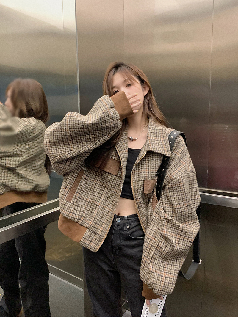 Early autumn 2023 new niche high-end short woolen plaid jacket women's small loose jacket