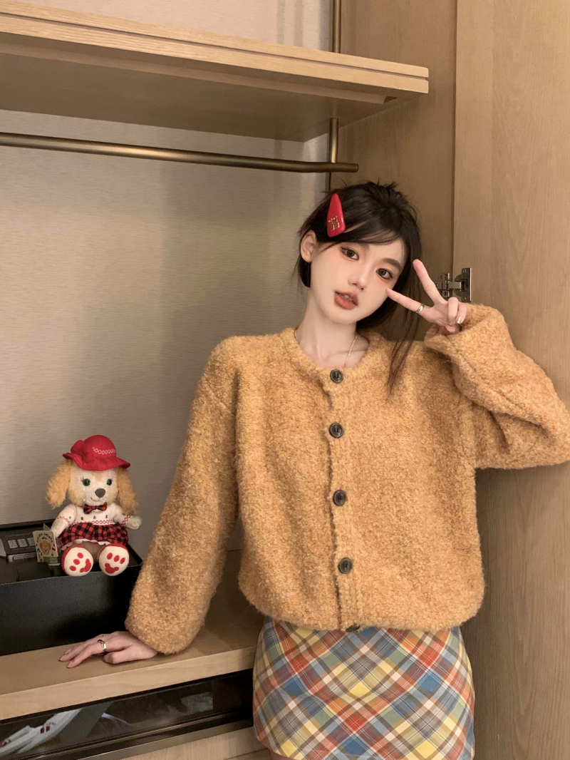 Real shot of orange sweater jacket for women with ring hair + American retro high-waisted slimming colorful plaid a-line skirt