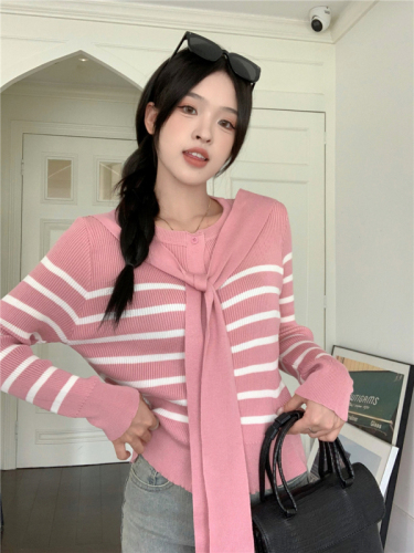 Real shot of striped long-sleeved knitted T-shirt for women, designer fake two-piece T-shirt, versatile and chic short top