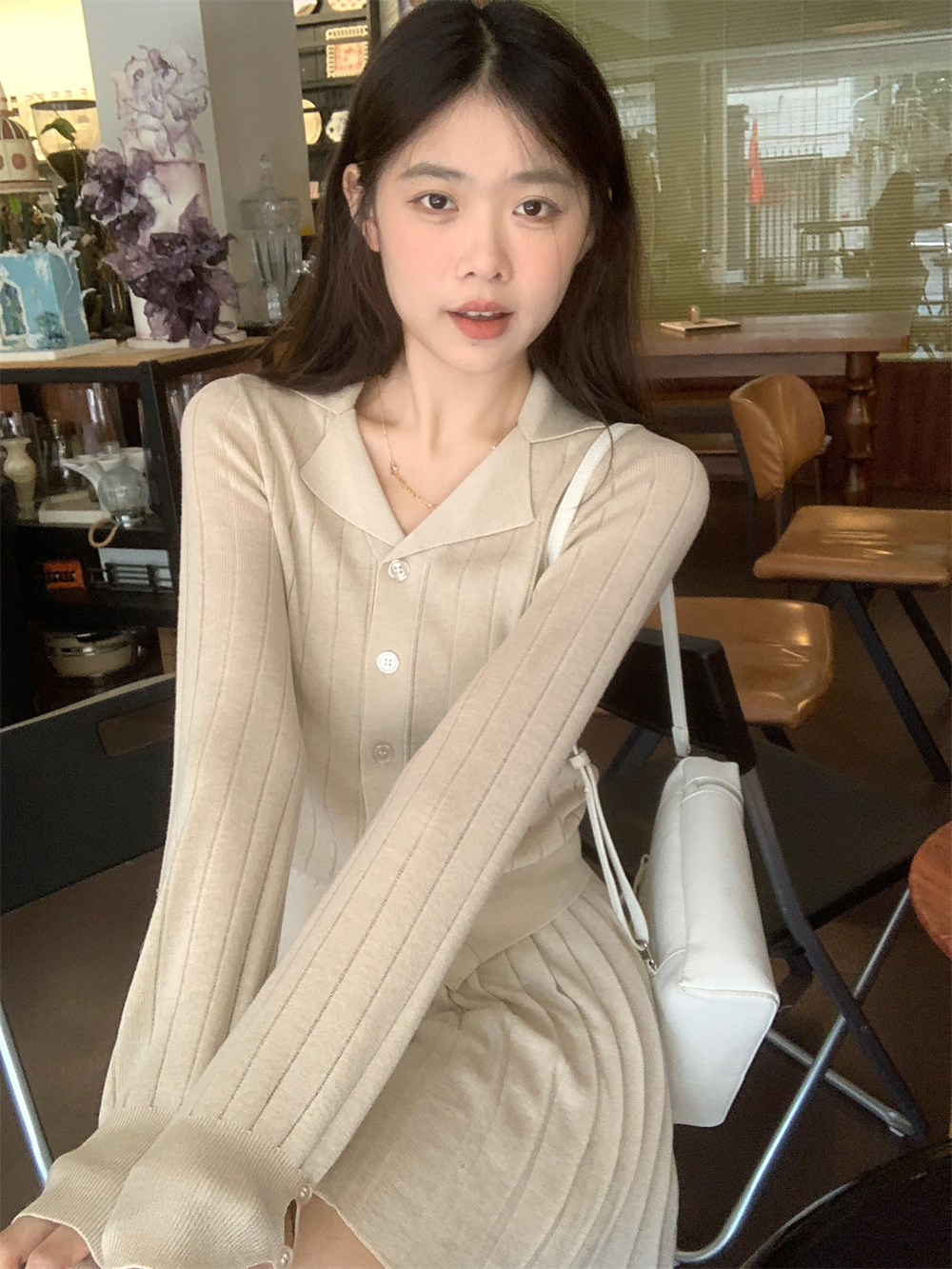 實拍溫柔秋季軟糯顯瘦杏色針織開衫+半裙