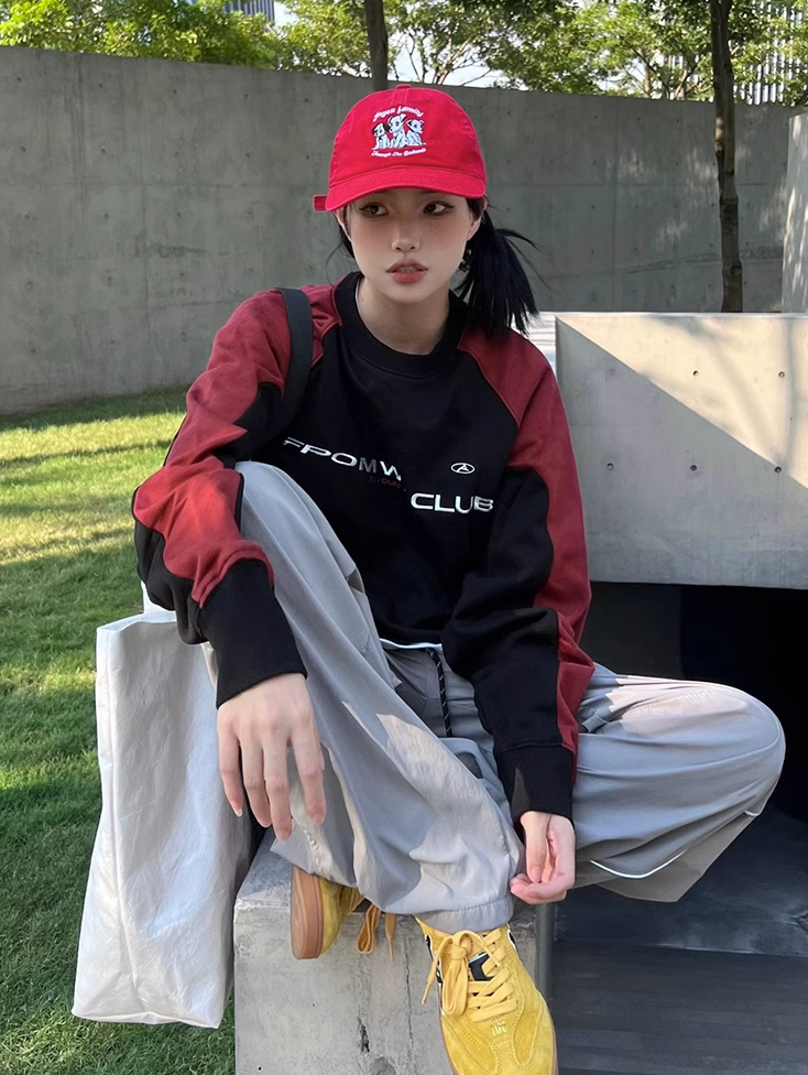 The back collar is non-pilling and equipped with cotton screw thread. Imitation cotton Chinese cotton composite 310g thin sweatshirt for women with round neck printing.