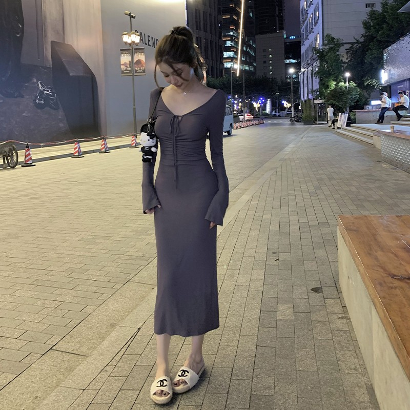 純欲風性感V領長袖連衣裙女早秋2023新款辣妹修身顯瘦氣質a字長裙