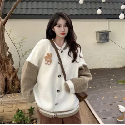 Autumn and winter sweet and spicy knitted cardigan bear embroidery contrasting color splicing design lazy style sweater jacket trendy top