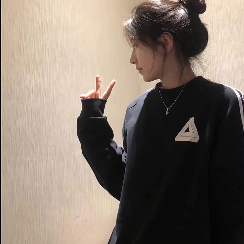 The back collar is non-pilling and equipped with cotton screw thread. Imitation cotton Chinese cotton composite 310g thin sweatshirt for women with round neck printing.