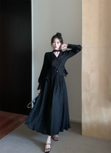 Actual shot of new Chinese style cool V-neck shirt pleated skirt, versatile slimming long half skirt in autumn and winter