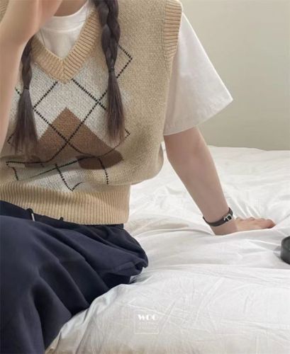 韩国复古菱格针织马甲女春秋学院风背心毛衣外搭ins叠穿上衣