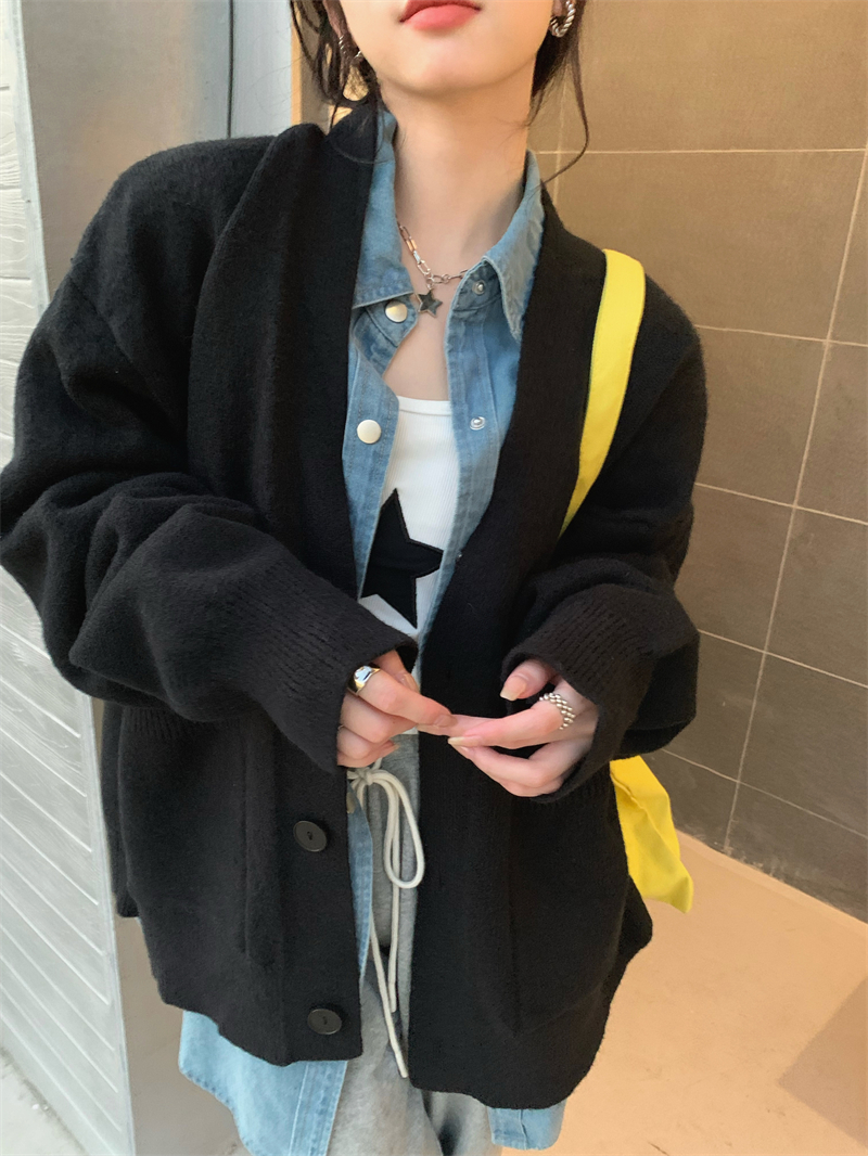 Real shot of pink sweater jacket for women in autumn new style lazy style heavy knitted cardigan top