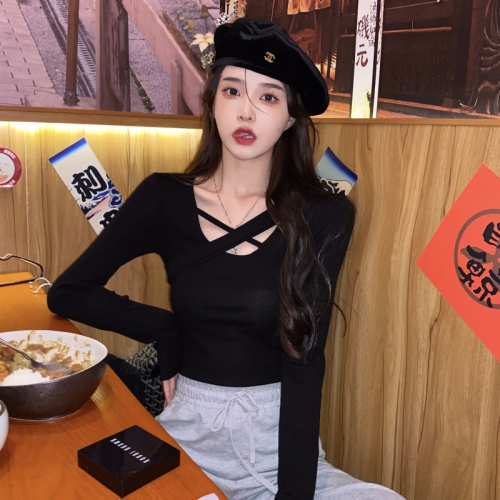 Actual shot of new fashion student clothing, ammonia velvet, brushed long-sleeved T-shirt, women's design, Korean version of bottoming shirt