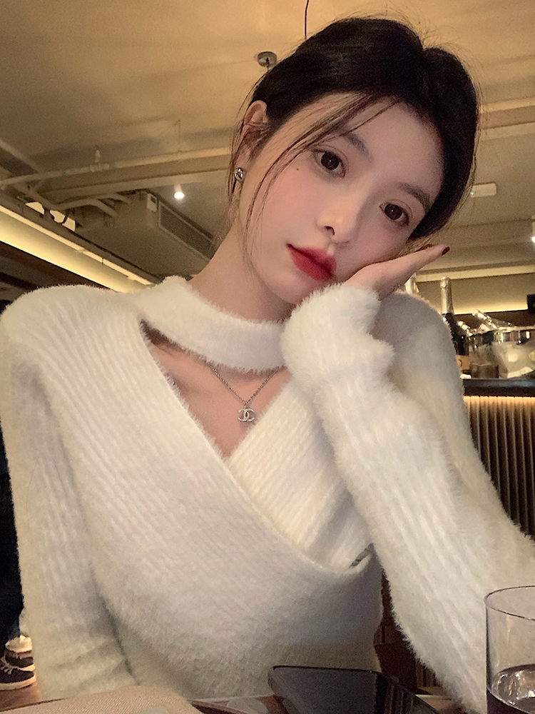 范智喬 短款掛脖毛衣女秋冬季純欲風設計感小個子針織上衣打底衫