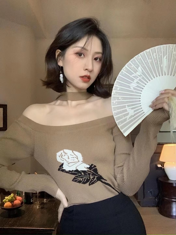 美式復古針織衫女秋季設計感小眾印花修身顯瘦露肩氣質上衣