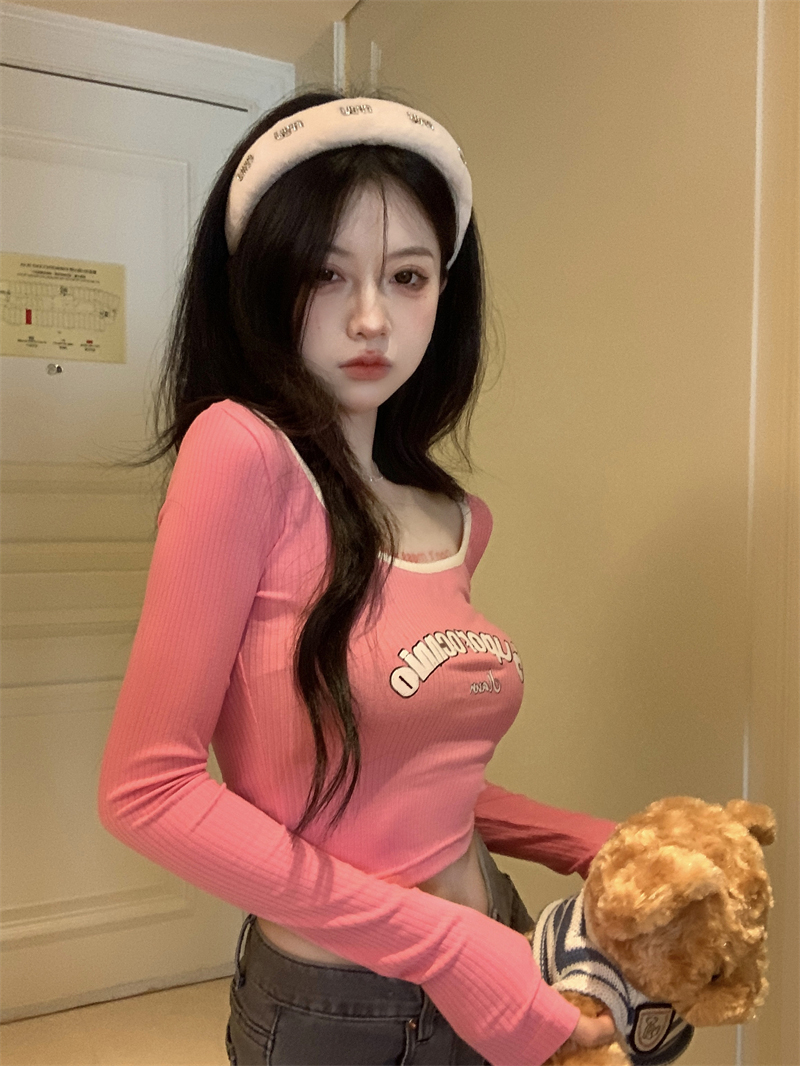 Sweet and spicy pink square neck short T-shirt for women 2023 autumn new long-sleeved slim bottoming shirt with tight top