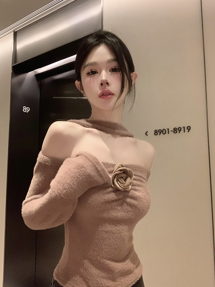 設計感一字肩花朵軟糯針織衫女秋修身純欲風上衣
