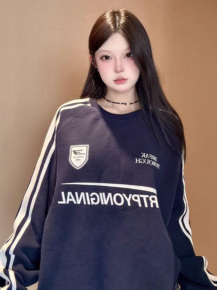 The back collar is non-pilling and equipped with cotton screw thread. Imitation cotton Chinese cotton composite 310g thin sweatshirt for women with round neck printing.