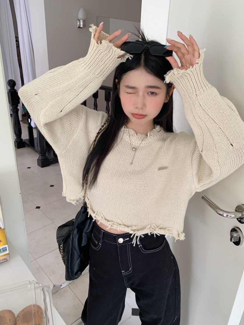Actual shot of ripped short sweater women's design niche loose long-sleeved sweater top