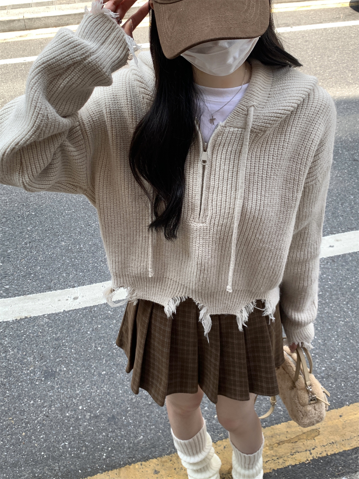 實拍 秋冬韓版寬鬆連帽破洞做舊設計感北極絨針織套頭女毛衣