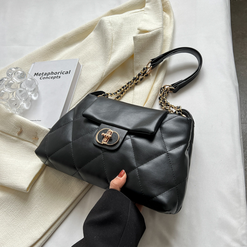 Popular simple small bag for women spring new diamond chain crescent bag niche fashion shoulder bag
