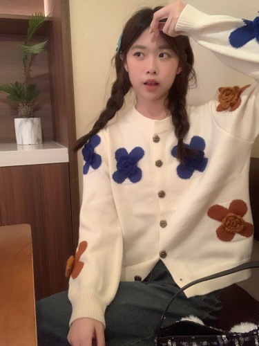 Actual shot~Korean style heavy industry three-dimensional embroidery knitted sweater cardigan~