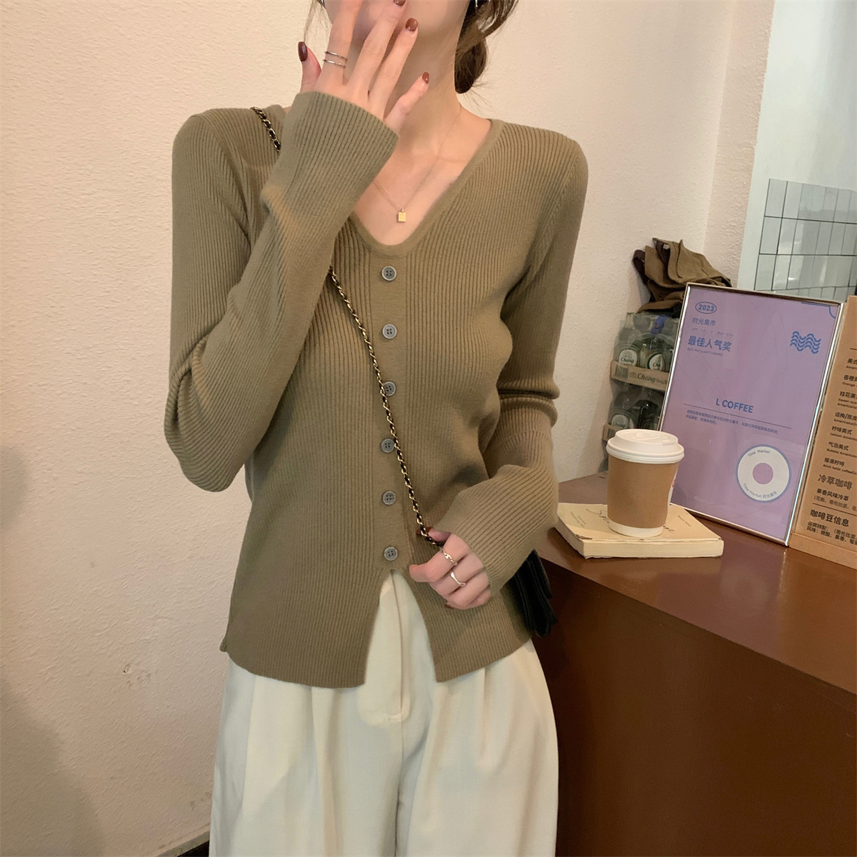 實拍 秋冬韓版氣質修身v領開叉單排扣安迪絨針織打底女毛衣