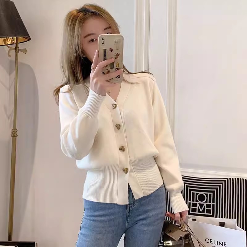 2023 autumn and winter new style small fragrant white knitted cardigan jacket for women to wear temperament v-neck sweater bottoming top