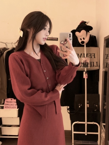 实拍 新款韩版v领针织开衫毛衣＋a字显瘦中长裙套装女