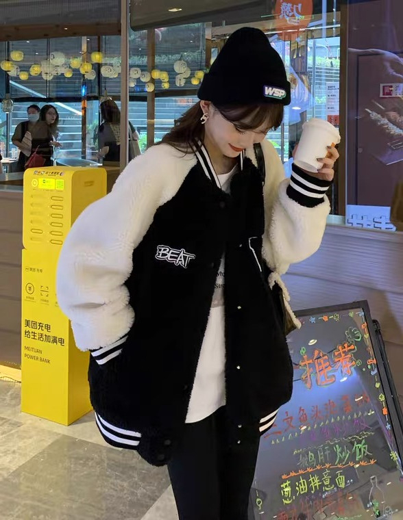 秋冬新款羊羔毛棒球服外套女中長款時尚毛絨學生寬鬆棉服