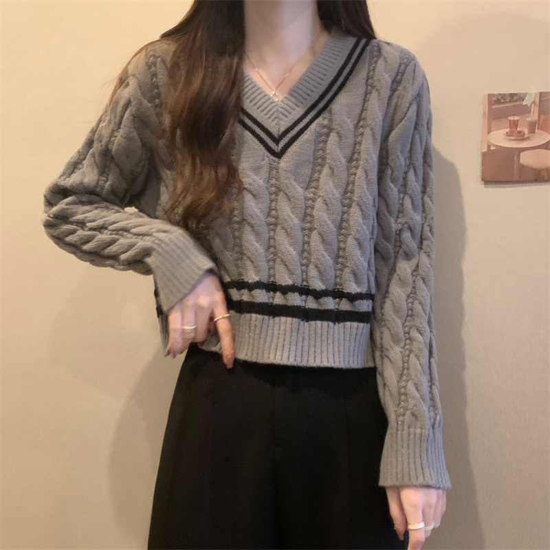 實拍 秋冬新款美式學院風v領麻花短款針織毛衣上衣女