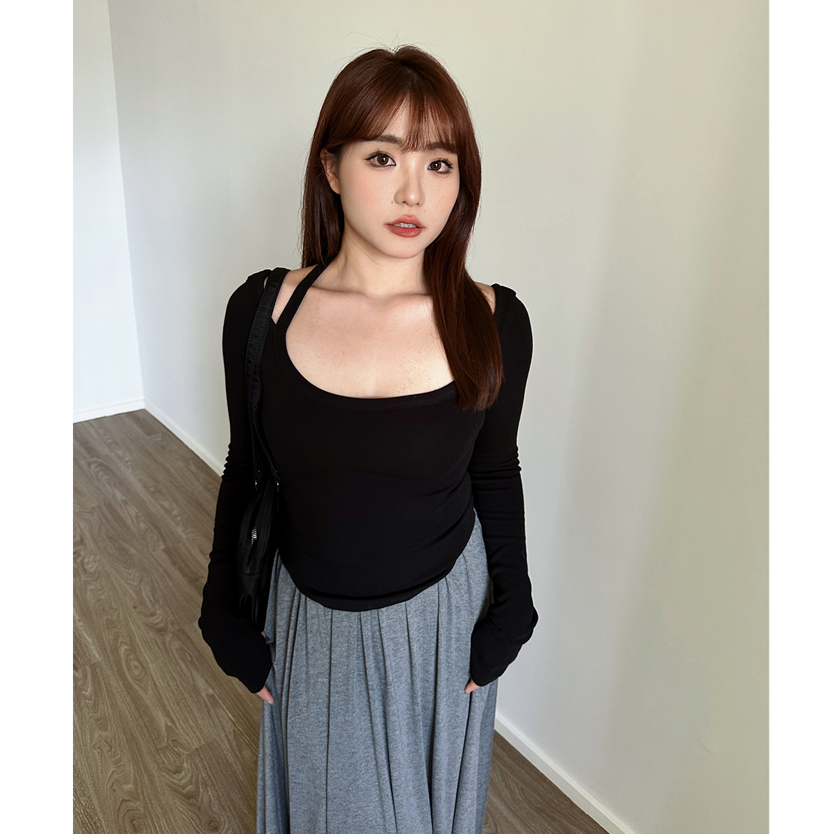 Halter neck chest-revealing long-sleeved T-shirt women's new early autumn slim-fitting top