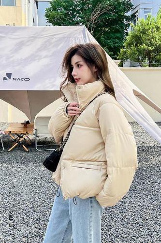 Real shot of short down-padded jacket for women in winter, small ins Hong Kong style bakery design niche cotton-padded jacket