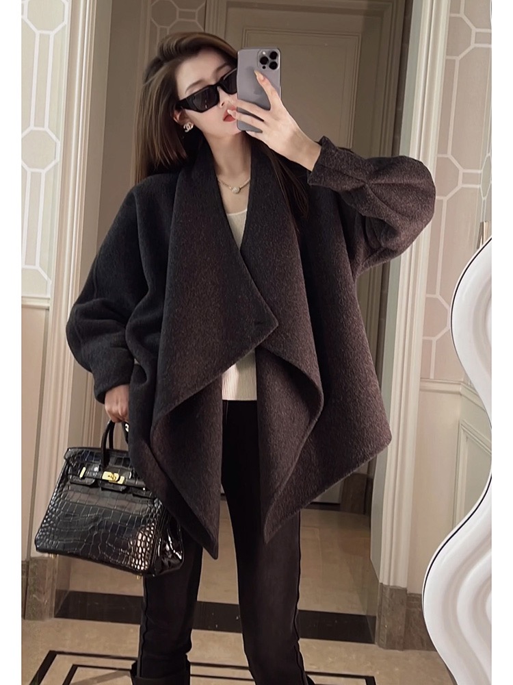 Hepburn style fashion woolen coat temperament socialite small fragrance style black cloak woolen coat women vibe style autumn and winter