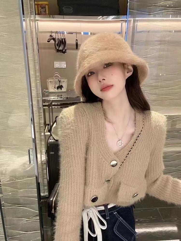 JustQin小個子毛衣王者時髦爆棚短款毛衣開衫秋冬仿貂絨上衣