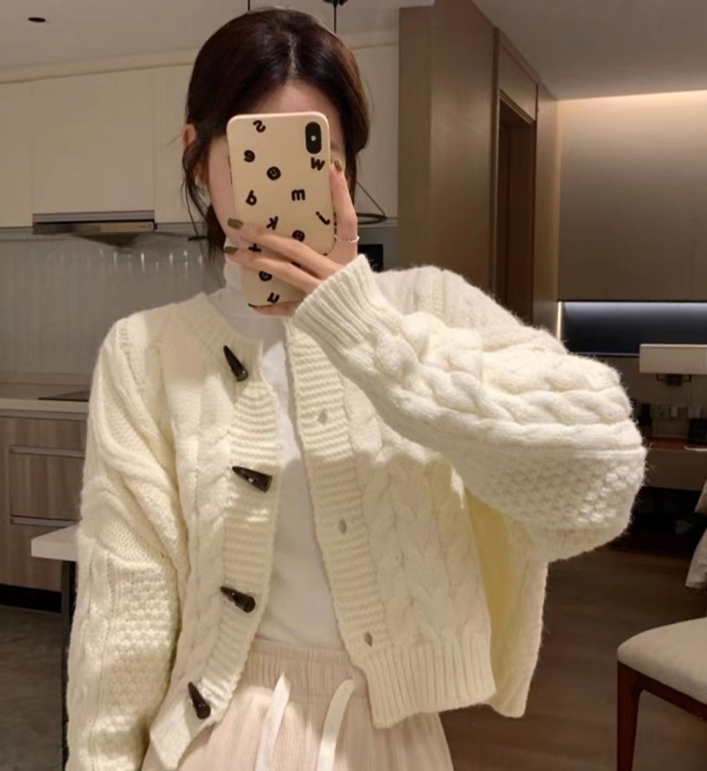 Japanese soft and waxy sheep twist wool knitted cardigan 23 autumn and winter thickened milk blue sweater horn button jacket for women