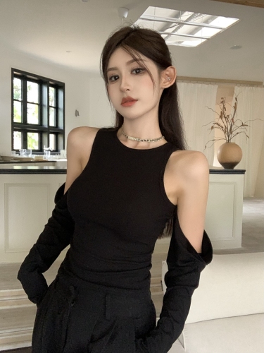 Real shot of autumn and winter hot girl style black off-shoulder slim slim elastic long-sleeved bottoming shirt fashionable inner T-shirt