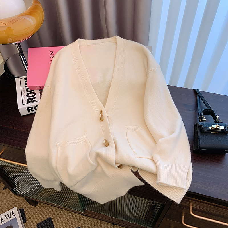 2023 Autumn and Winter New Horn Button Knitted Cardigan Women's Autumn Lazy Loose Korean Style Small Fragrance Style Sweater Top Trendy