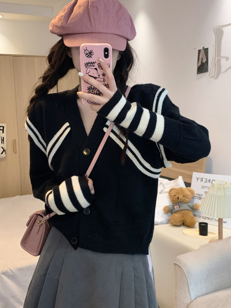 Actual shot of design niche lazy style sweater jacket autumn and winter fashion contrast color doll collar knitted cardigan