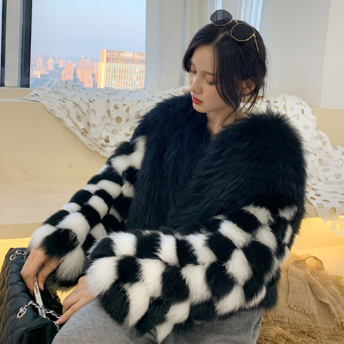 Internet celebrity new black and white checkerboard fox fur coat short fashion color matching fur mink coat splicing