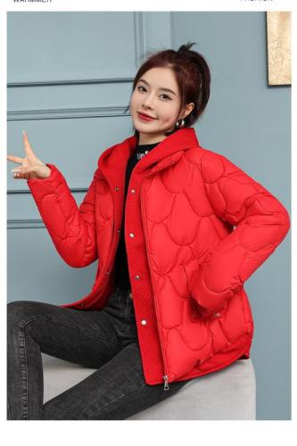 Actual shot of 2023 new down jacket for women, short, simple, large size, spliced ​​hooded winter warm and thickened jacket