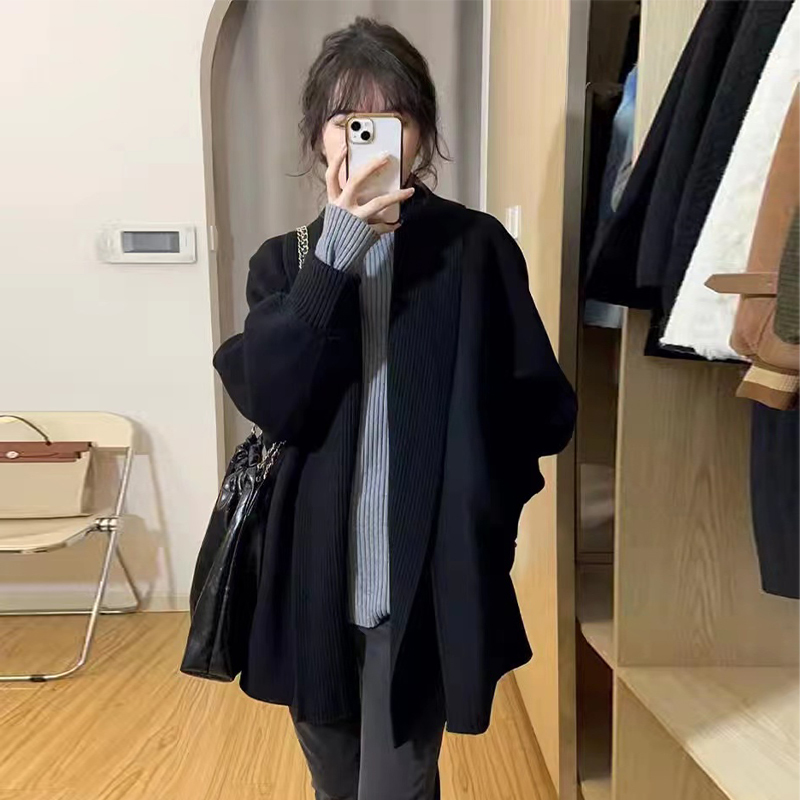 Black little cardigan knitted sweater for women autumn and winter 2023 new loose lazy style jacket top