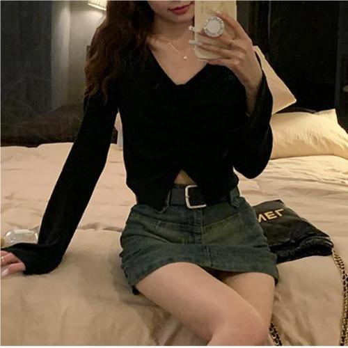 Cuffed rose V-neck top  new autumn pure desire sweet and spicy western design niche long-sleeved T-shirt