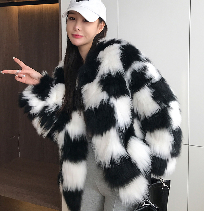 2023 New Fox Fur Black and White Checkerboard Coat Young Contrast Color Fashion Fur Jacket Temperament Internet Celebrity Style