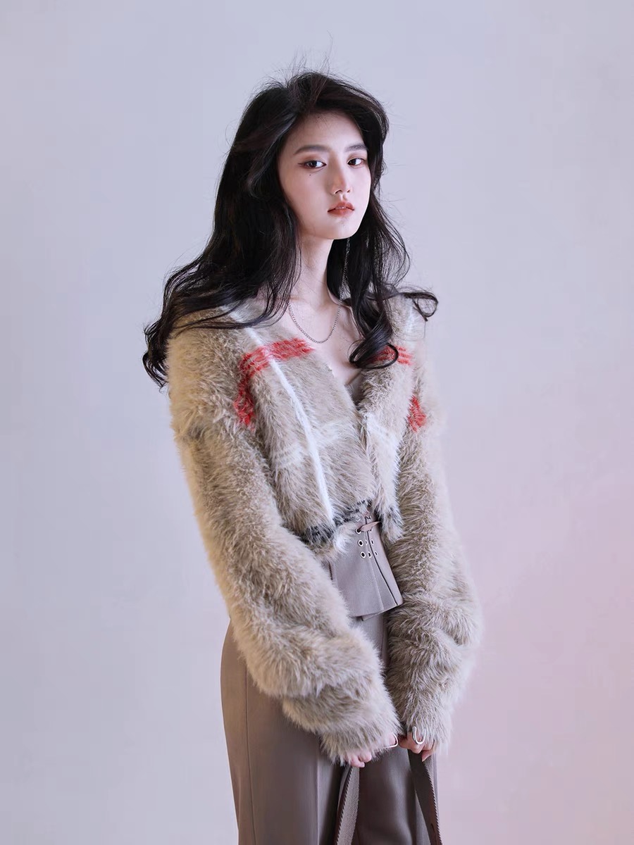 Mink velvet contrast striped short lantern sleeve knitted cardigan top autumn and winter new high-end sweater jacket for women