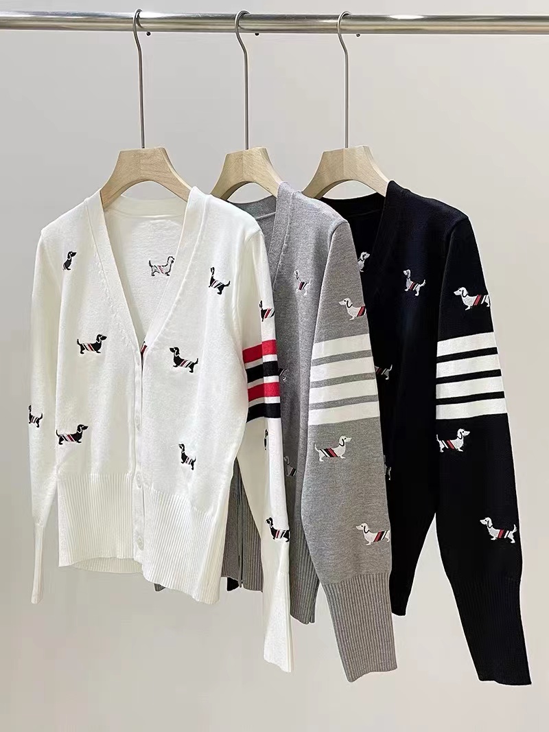 23 new embroidered puppy pattern V-neck sweater for women outer cardigan wool blend college style embroidery